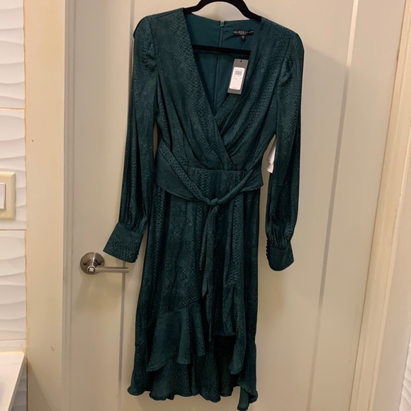 NWT Guess Dress - Picture 5 of 6